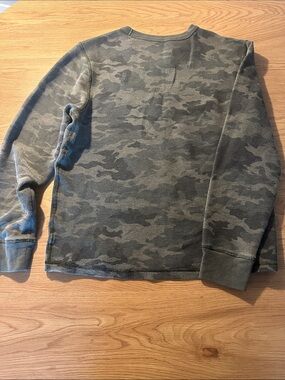 George Long Sleeve Abstract Camo Tee in Gray Size Medium